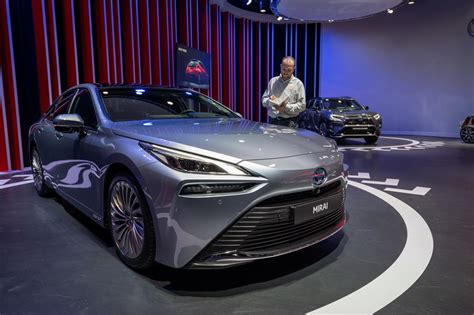 Toyota city, japan, december 9, 2020―toyota motor corporation (toyota) today launched the completely redesigned mirai fuel cell electric vehicle (fcev). Toyota Mirai (2020) : l'hydrogène fait sa révolution
