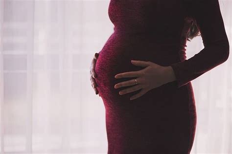 The Cost Of Being Pregnant In New York Why Obstetricians Are Closing Their Doors Huffpost