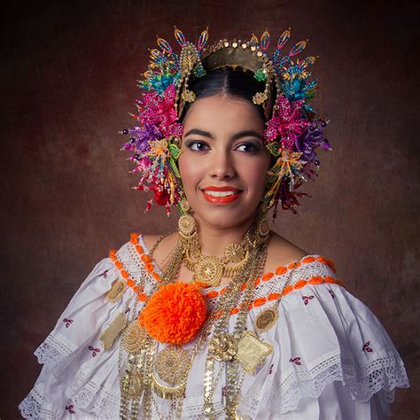 the pollera traditional dress of panamanian women