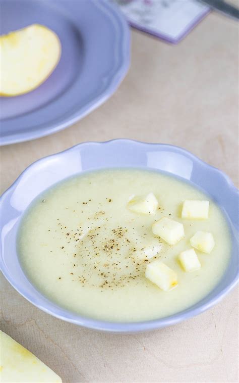 Einfache Blumenkohlsuppe mit Apfel aus dem Thermomix