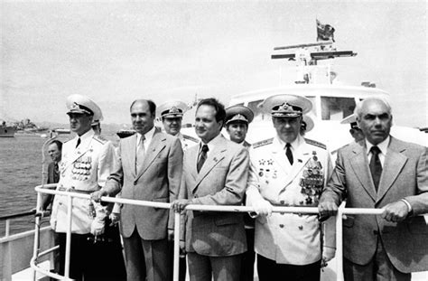 Jun 27, 2021 · калининград, 27 июня. Подводники из Гаджиево. Сборник биографических очерков. К ...