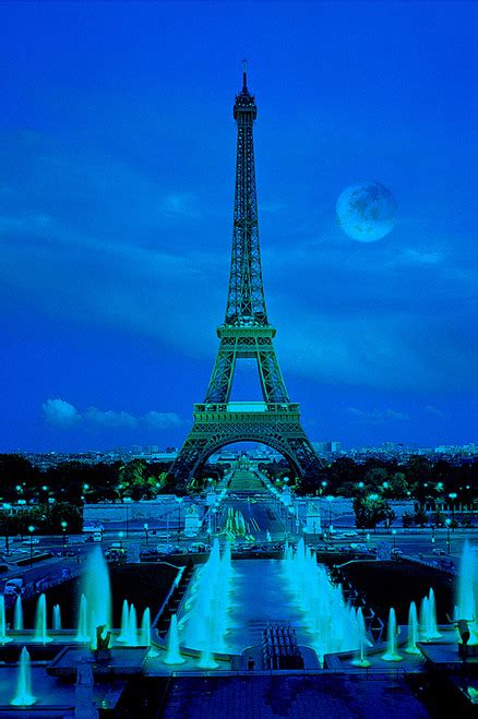 Paris France 1000pc Glow In The Dark Jigsaw Puzzle By Tomax