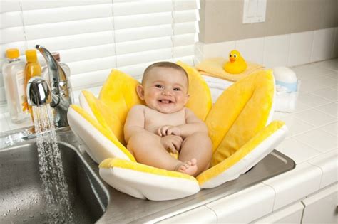 Blooming Bath Convenient Way To Bathe Baby Home Designing