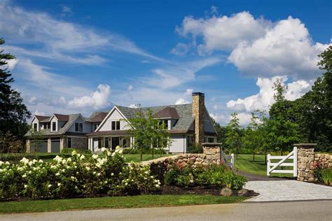 Shingle Style Farmhouse Rooted In The Traditions Of Its New England