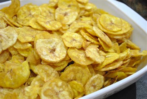 Kerepek traditional memang menjadi pilihan tuan rumah untuk dijadikan buah tangan jepada para tetamu kerana ia diminati oleh semua peringkat umur. Amie's.De.Shoppe: KEREPEK UBI & PISANG