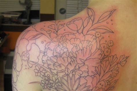 What you need to consider when getting a tattoo after tanning in the sun, salon, or spray tan studio, courtesy in an ideal scenario you would not tan at all before getting your tattoo, but it's unrealistic to expect in some cases, a few days can turn into two weeks or longer, when the sunburn is extreme. How Long After Getting a Tattoo Can You Swim? | HowChimp
