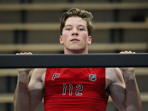 How to build bigger lats | pull up technique hacks. Combine test results: Hischier bests Patrick on pull-up ...