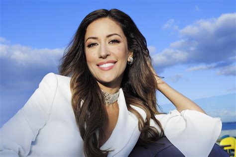 Ana moura (nascida a 17 de setembro de 1979, santarém, portugal) é uma cantora portuguesa conhecida por ser uma das fadistas com mais sucesso internacional de sempre. Ana Moura em ensaio - Boas - Famosas Portuguesas -  boas.pt 