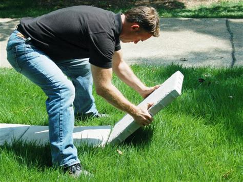 Wondering how to design a backyard on a budget? Building a Paver Patio | how-tos | DIY