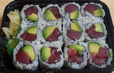Kumo Asian Fusion 62 Brick Blvd Tuna Avocado Roll Maki Roll Japanese And Sushi