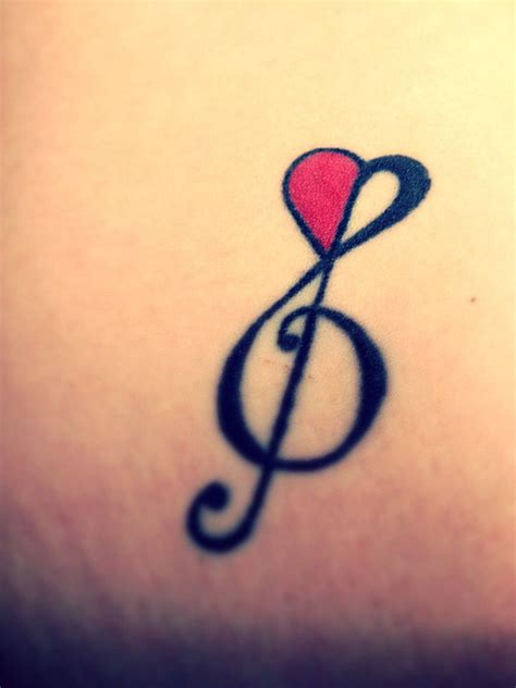Heart Treble Clef Tattoo With A Hint Of Color Oohhh My Tattoos