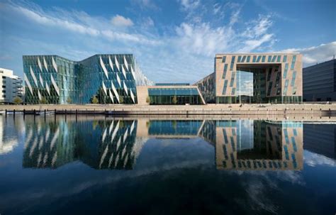 Saxo bank's headquarters is located in hellerup, capital region, dk 2900. Saxo Bank Headquarters - modlar.com