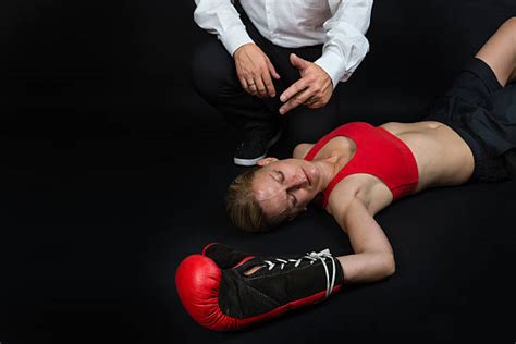 Female Knockout Bilder Und Stockfotos Istock