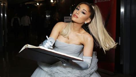 Ariana Grande Will Give Away 1 Million Worth Of Therapy To Fans In