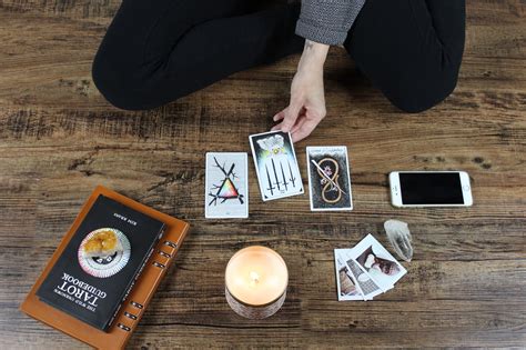 A Tarot Card Reading Helped Me End My Relationship Popsugar Love And Sex