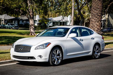 • technology package (requires premium package on m37 and m37x awd. Review: 2013 Infiniti M37 Sedan