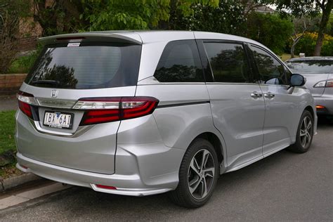 This technology reference guide is designed to help you get acquainted with your 2014 honda odyssey lx and provide basic instructions on some of its technology and convenience features. 2014 Honda Odyssey EX-L w/Rear Entertainment - Passenger ...