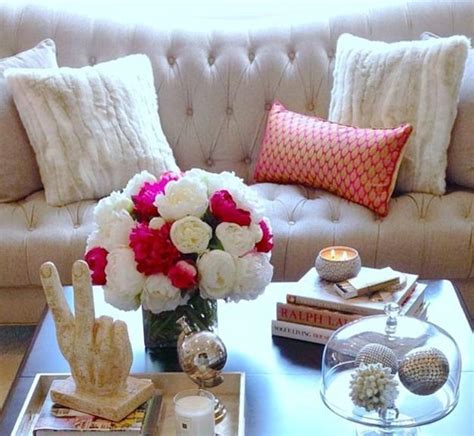 Use artistic techniques to design the look, such as striking a balance with symmetry and composing a color story or style. 20 Coffee Table Decoration Ideas Creating Wonderful Floral ...