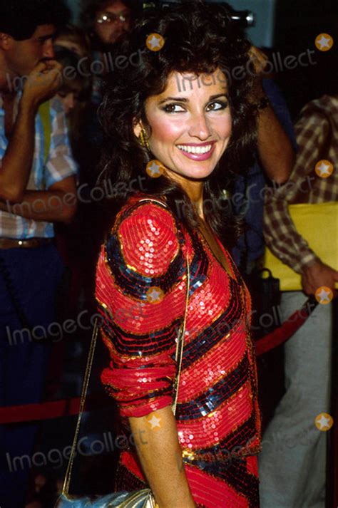 photos and pictures susan lucci 8 1982 12377 photo by phil roach ipol globe photos inc