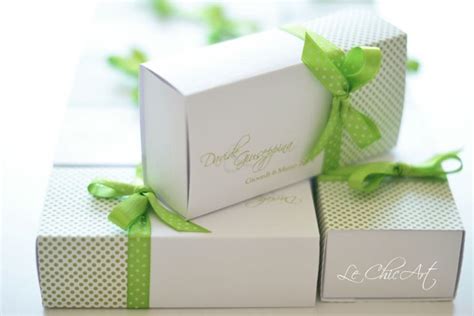 I confetti oro incartati sembrano rivestiti di una patina opaca che dona al confetto un look matt, i confetti oro non incartati invece sono ultra scintillanti e lucidi, con. Promessa di Matrimonio | Scatole porta confetti e ...