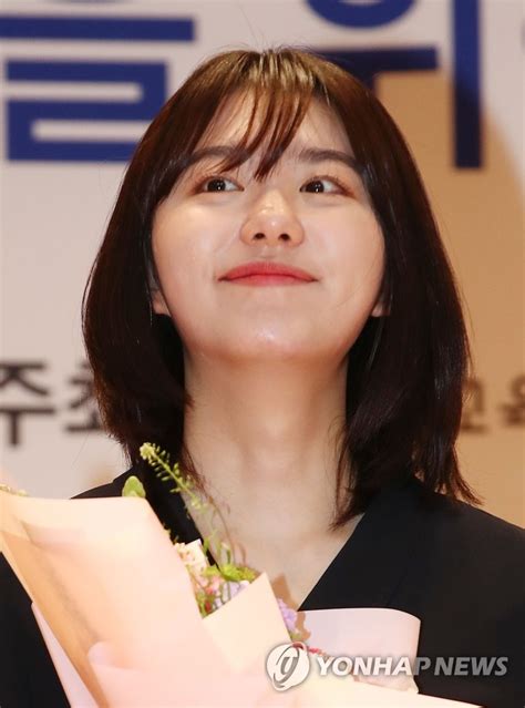 See a recent post on tumblr from @producerconfessions about 김소혜. 장애인의날 특집 단막극 출연한 김소혜 | 연합뉴스