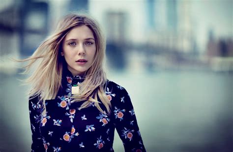 Elizabeth Olsen On Playing Hank Williamss Glamorous Wife In I Saw The