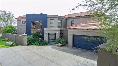 Prospective home buyers are certain to find the right edenvale property, whether it's a security estate, a cluster, one of the older edenvale houses for sale, a modern townhouse complex or even an apartment. 4 Bedroom House for sale in Gauteng | East Rand | Edenvale ...