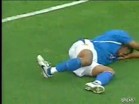 La pire blessure pour un footballeur Vidéo Dailymotion