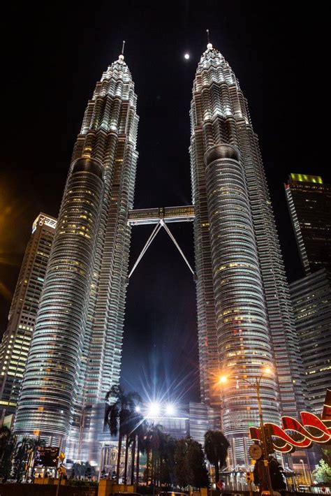 How To Visit The Petronas Towers In Kuala Lumpur Earth Trekkers