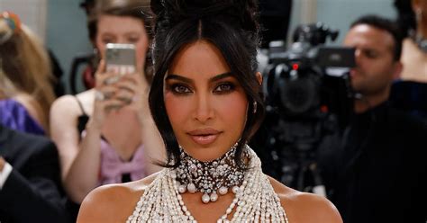 North West Brutally Slams Mom Kim Kardashians Met Gala Dress Huffpost Uk Entertainment