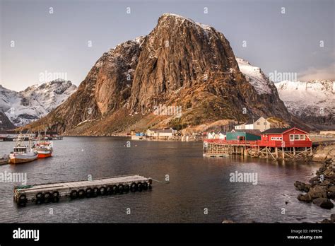 Hamnoy Dorf Lofoten Inseln Norwegen Europa Stockfotografie Alamy
