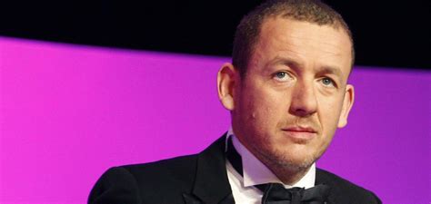 Dany boon, de son vrai nom daniel hamidou, s'oriente vers des études d'arts plastiques avant d'exploiter véritablement ses dons de comique. Dany Boon To Helm Action-Comedy "Raid Dingue" | The ...