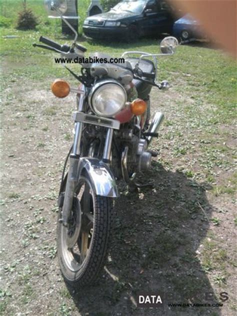 Laite käy ja kukkuu niin kuin pitääkin. 1980 Suzuki GS850