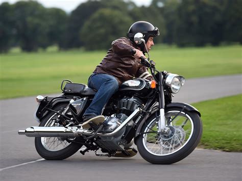 Egan and fellow british (via india) bike buff lew terpstra mull over the my test bike, a bullet 500 military model, arrived by truck, partially knocked down so it would fit in a shipping crate. Royal Enfield Bullet models | History, Reviews, Specs ...