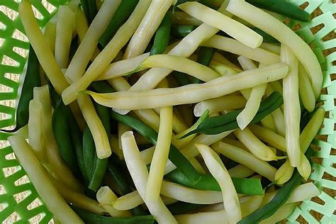 How to blanch eggplant before freezing. Blanch Definition - Glossary of Culinary Terms