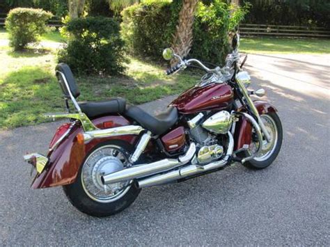 Rev that engine healthier and you'll be introduced to a fair share of vibrations which don't manage to become annoying until you go above in this case, the $6,999 msrp situates the 2009 honda shadow aero in between the v star 250 and the suzuki boulevard c50. 2009 Honda Shadow Aero 750 Red, 3200 Miles for Sale in ...