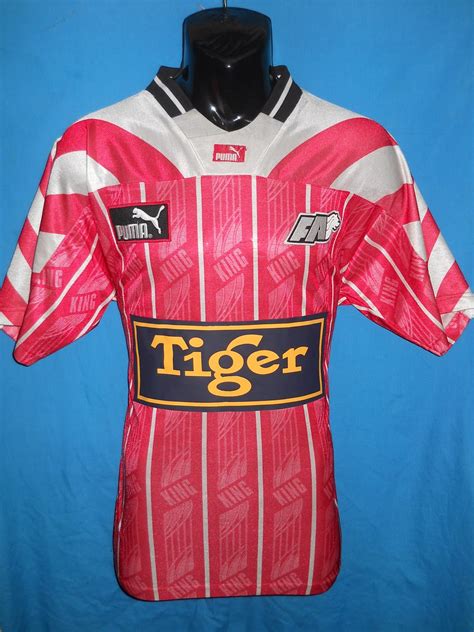 Live singaporean football live scores. Singapore Home football shirt 1995