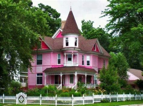 Pin By Crystal Nelson On Pink Houses And Bldgs Victorian Homes