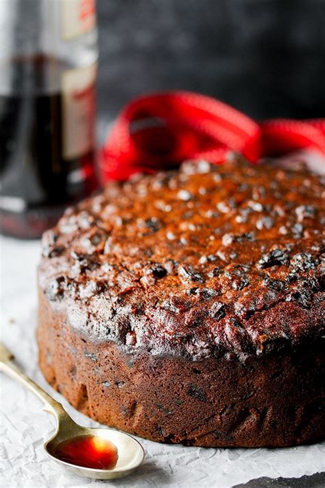 Find recipes that show you how to make a luxury christmas cake as well as homemade marzipan, fondant and icing recipes for your christmas cake decorations. 22 Delicious Desserts You Need To Make This Christmas | Christmas plum cake recipe, Christmas ...