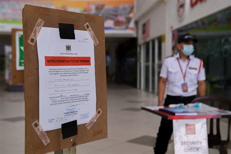 According to the latest mco sop, all sports and recreational activities are not allowed. Confusion as shoppers, workers caught by malls' surprise ...