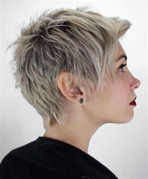 A long pixie hair is extremely versatile because it can be styled in so many ways. Pixie Cuts 2021: Best Tendencies and Styles from Classic ...