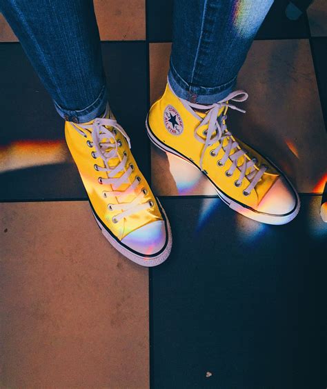 The staff will continue creating wall papers of all the hottest kicks to release, with around two. Pinterest fondos de pantalla tumblr converse Pink casual ...