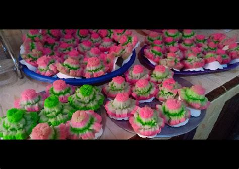 Campur semua tepung2an dan gula garam sisihkan. Bikang Mawar Pakai Fermipan - Resep Membuat Bikang Mawar ...