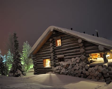 Download Wallpaper 1280x1024 House Light Windows Winter Snowdrifts