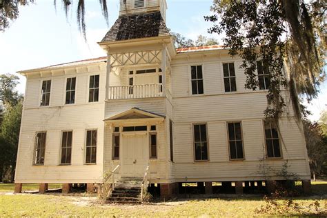 ChazzCreations - Nearby Historical Homes﻿Significant Homes ... The community is rated 4.8/5 stars, which is considered having extremely quiet noise.