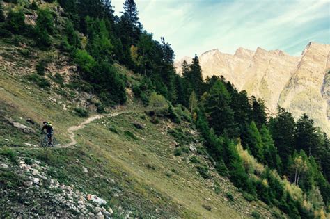 Fünf insgesamt mehr als 5000 km lange wanderwege in den acht ländern des alpenbogens mit 342 tagesetappen. Jeizibärg Bike - Jeizinen - Gampel | Naturpark erleben ...