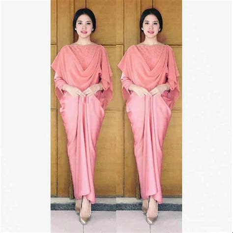 Monochromatic adalah suatu warna yang diberi tambahan cat hitam atau putih sehingga untuk wallnya,saya menggunakan warna salem yaitu turunan dari warna red orange+putih, sehingga membuat suasana soft dalam ruangan. Jual Beli REAL PICT PP Kaftan PREMIUM Magaly warna ...