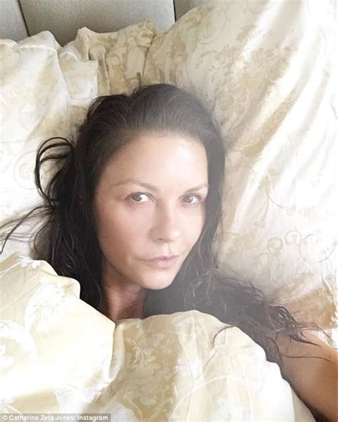 Catherine Zeta Jones Goes Make Up Free For Insta Selfie Daily Mail Online
