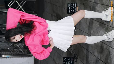 Apr 23 love changed the title to brave girls (브레이브걸스) official thread: 200206 여성댄스팀 라르고(Largo)(시원) - 롤린_브레이브걸스 (홍대거 ...