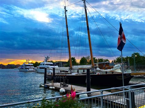 Classic Harbor Line: A Cruise down the Hudson - Venture Services